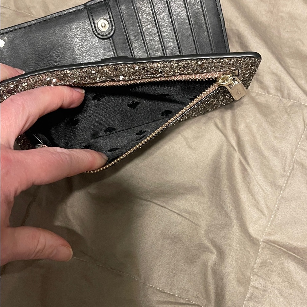 Elegant Kate spade Glitter wallet - Picture 3 of 5